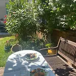 Les Volets Verts Bed & Breakfast